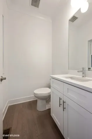3915 South Calumet Avenue Chicago IL 60653