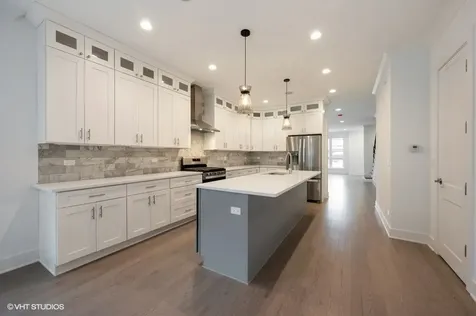 3915 South Calumet Avenue Chicago IL 60653