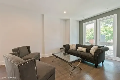 3915 South Calumet Avenue Chicago IL 60653