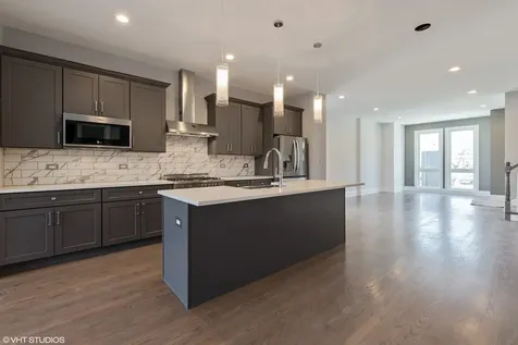 3915 South Calumet Avenue Chicago IL 60653