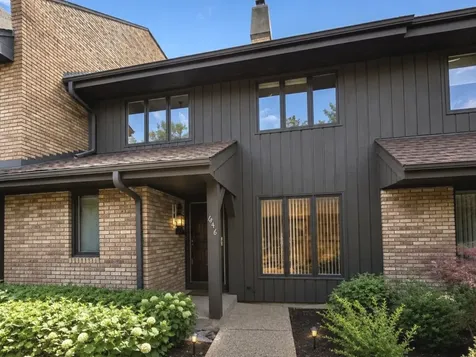 1846 Mission Hills Lane Northbrook IL 60062