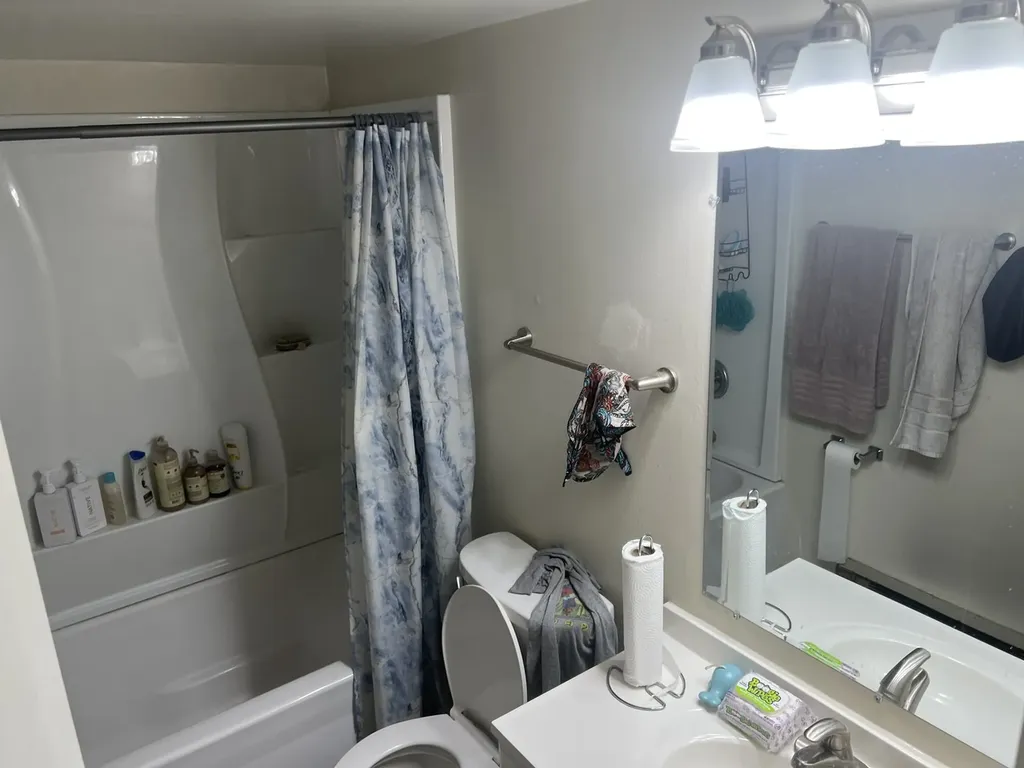 1060 & 1062 North Highland Avenue Aurora IL 60506