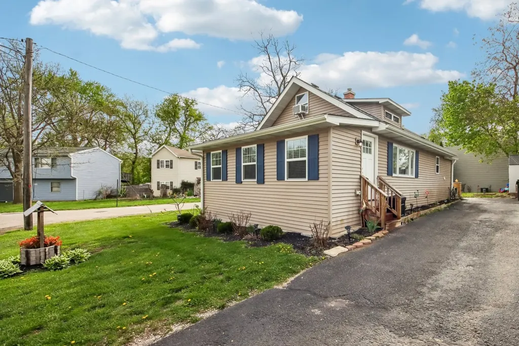 316 Lily Lane Lakemoor IL 60051