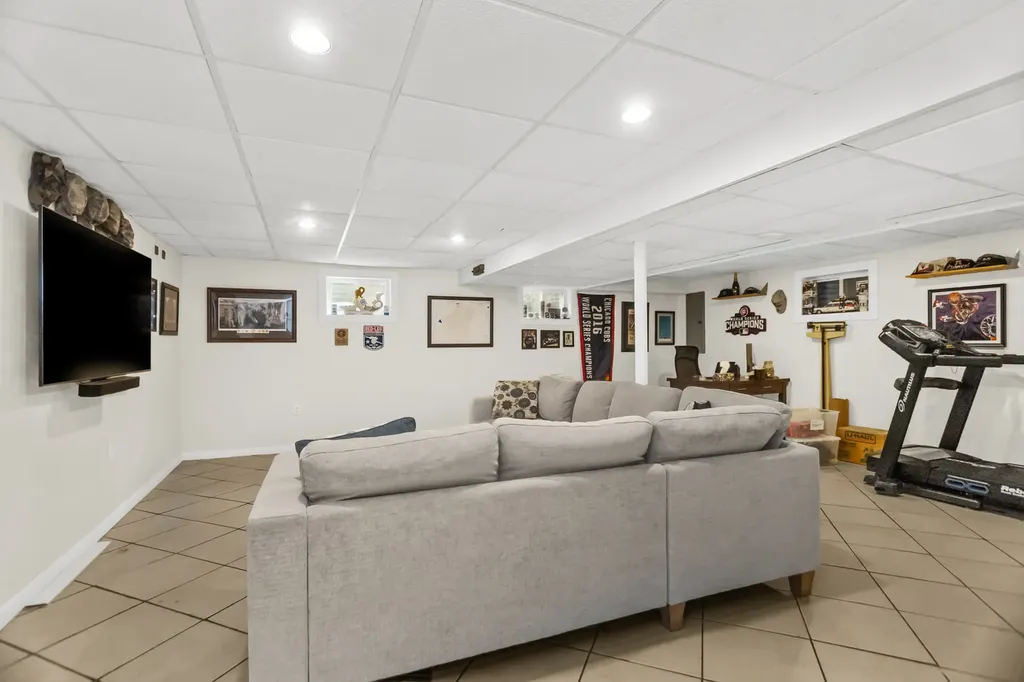 1435 Sunnybrook Drive Naperville IL 60540