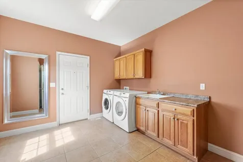 1818 Benodot Street Champaign IL 61822