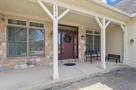 1818 Benodot Street Champaign IL 61822
