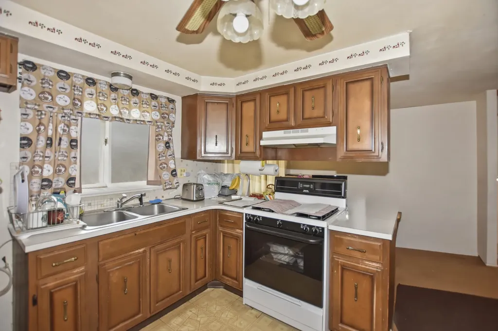 1133 Perth Drive Schaumburg IL 60194