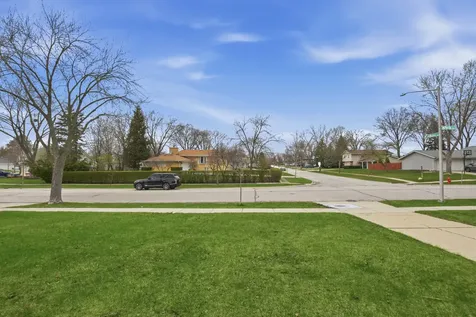 1133 Perth Drive Schaumburg IL 60194