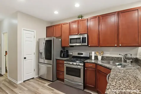 6044 Canterbury Lane Hoffman Estates IL 60192