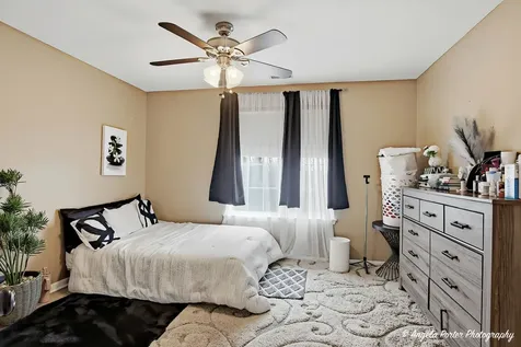 6044 Canterbury Lane Hoffman Estates IL 60192