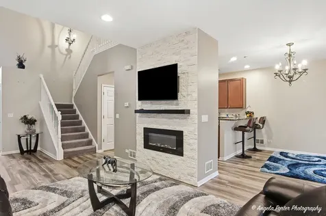 6044 Canterbury Lane Hoffman Estates IL 60192