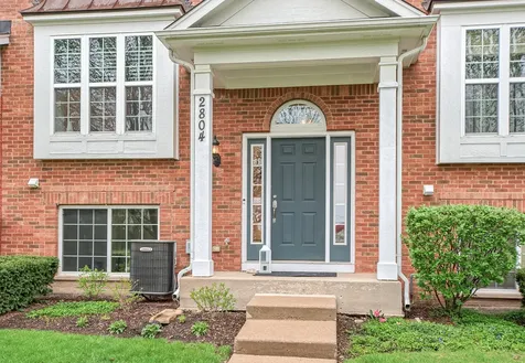 2804 Neubauer Circle Lindenhurst IL 60046