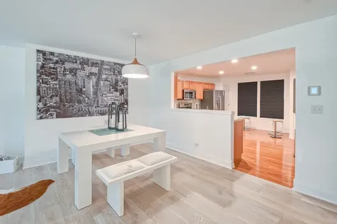 2804 Neubauer Circle Lindenhurst IL 60046
