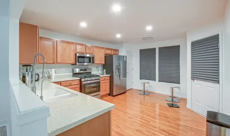 2804 Neubauer Circle Lindenhurst IL 60046