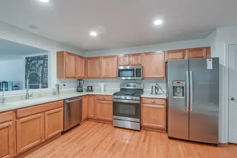 2804 Neubauer Circle Lindenhurst IL 60046