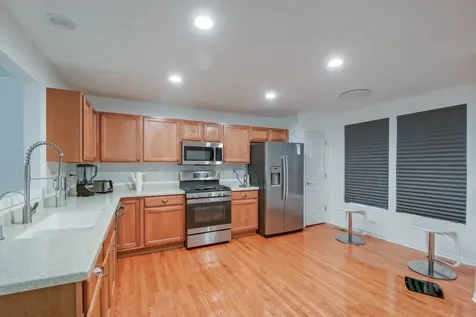 2804 Neubauer Circle Lindenhurst IL 60046