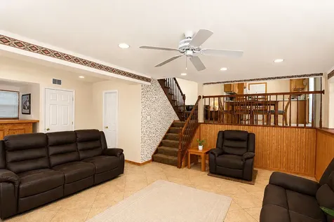 1865 Victor Lane Hanover Park IL 60133