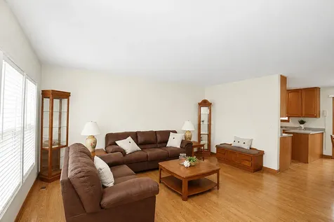 1865 Victor Lane Hanover Park IL 60133