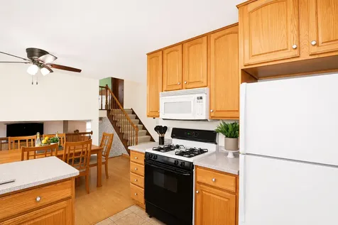 1865 Victor Lane Hanover Park IL 60133