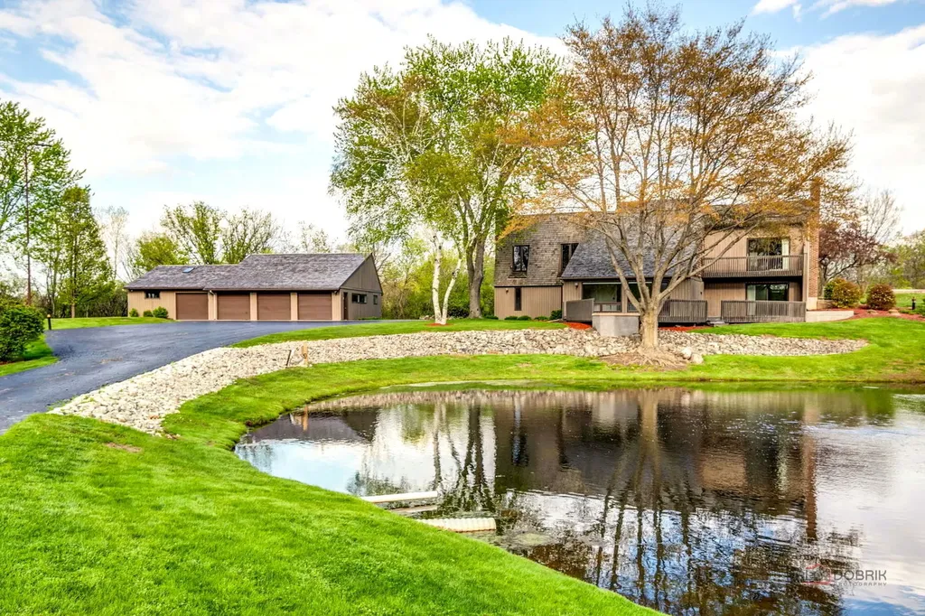 25854 West Nippersink Road Round Lake IL 60073