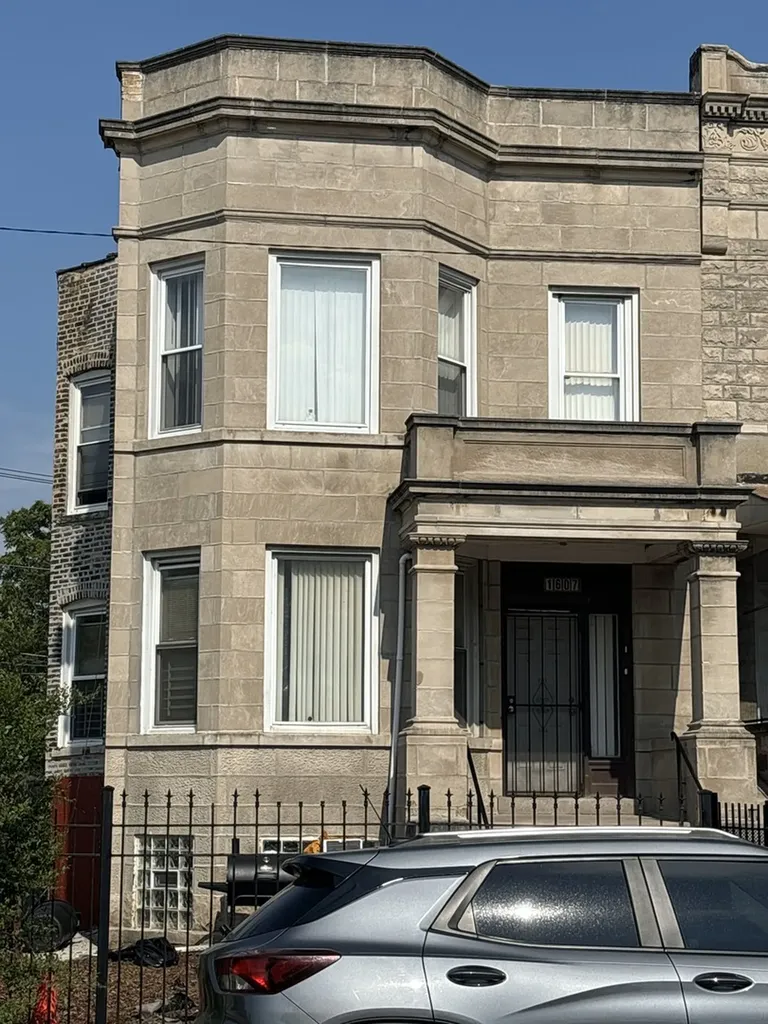 1607 South Sawyer Avenue Chicago IL 60623