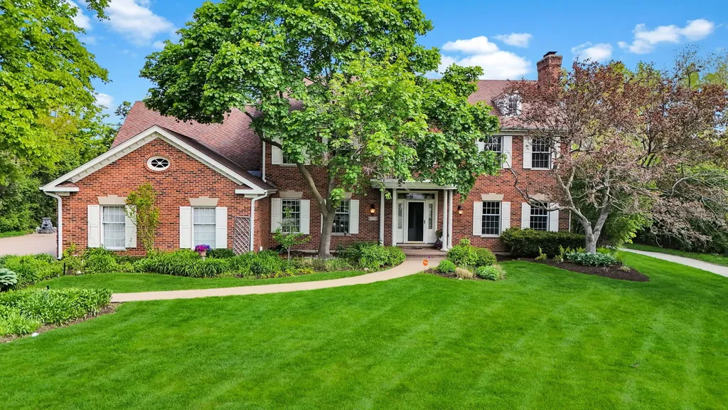 355 Trinity Lane Oak Brook IL 60523