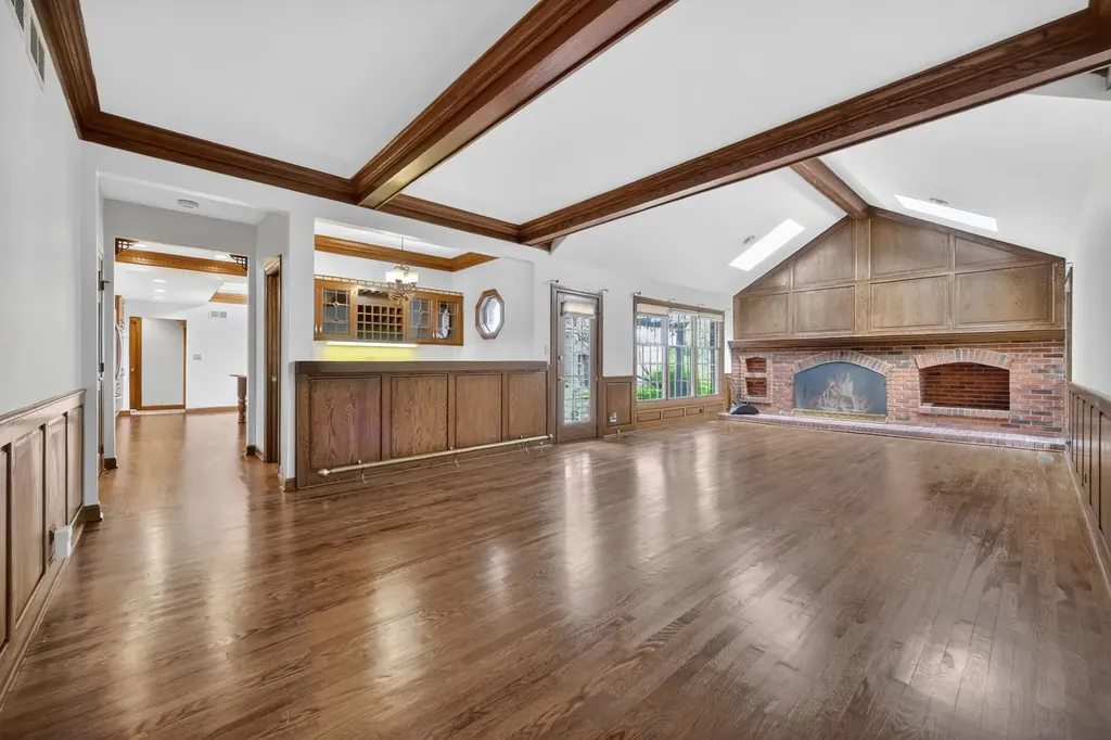 355 Trinity Lane Oak Brook IL 60523