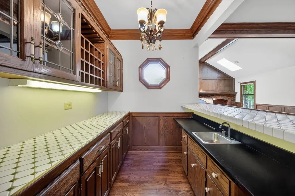 355 Trinity Lane Oak Brook IL 60523