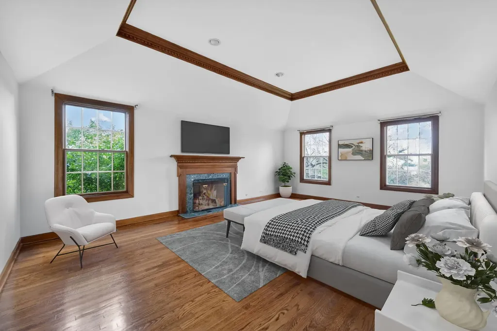 355 Trinity Lane Oak Brook IL 60523