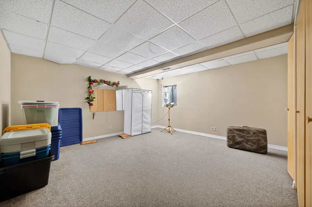355 Trinity Lane Oak Brook IL 60523