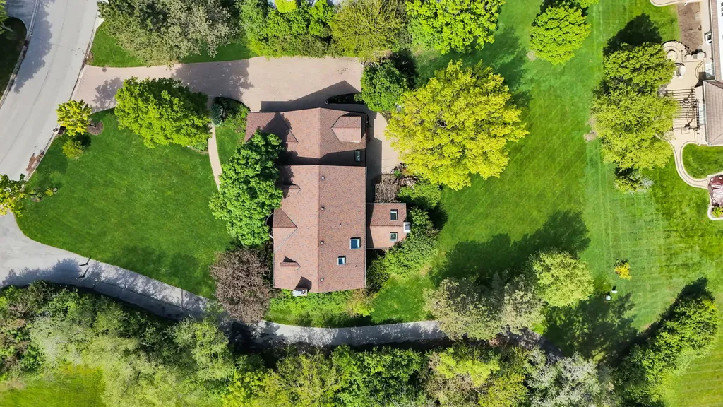 355 Trinity Lane Oak Brook IL 60523