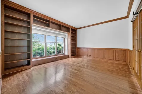 355 Trinity Lane Oak Brook IL 60523