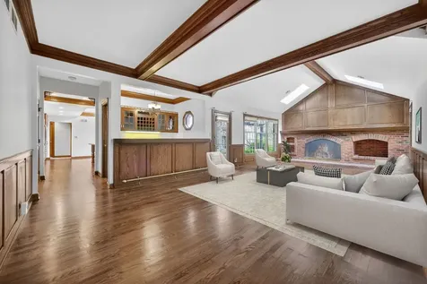 355 Trinity Lane Oak Brook IL 60523