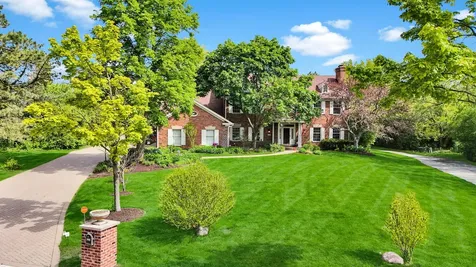 355 Trinity Lane Oak Brook IL 60523