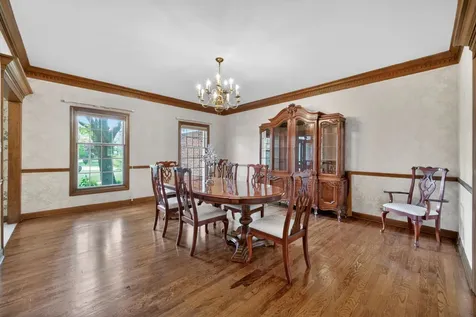 355 Trinity Lane Oak Brook IL 60523
