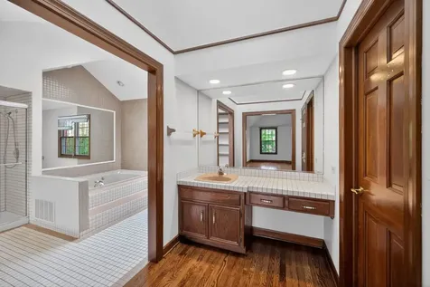 355 Trinity Lane Oak Brook IL 60523