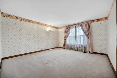 355 Trinity Lane Oak Brook IL 60523