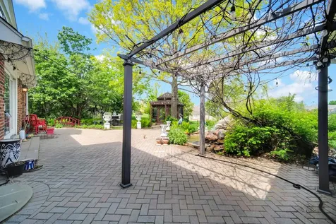 355 Trinity Lane Oak Brook IL 60523