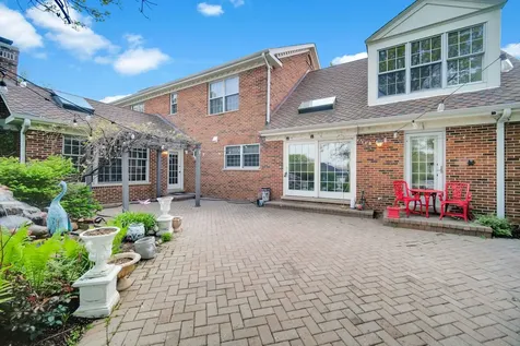 355 Trinity Lane Oak Brook IL 60523