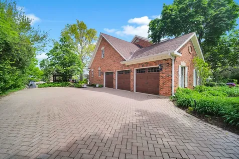 355 Trinity Lane Oak Brook IL 60523