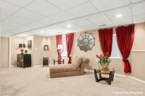 910 Sweetflower Drive Hoffman Estates IL 60169