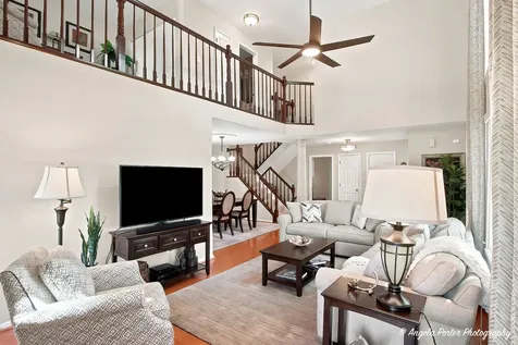 910 Sweetflower Drive Hoffman Estates IL 60169