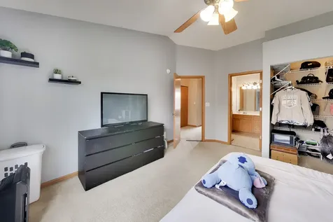 18 New Haven Drive Cary IL 60013