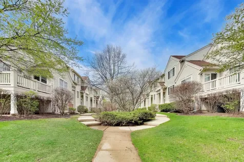 18 New Haven Drive Cary IL 60013