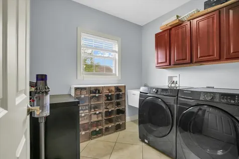 1821 Benodot Street Champaign IL 61822