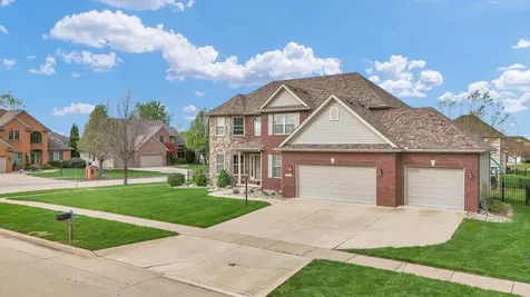 1821 Benodot Street Champaign IL 61822