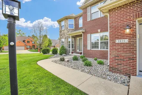1821 Benodot Street Champaign IL 61822