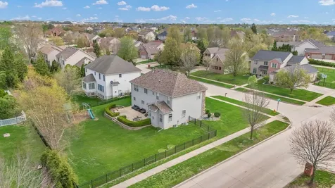 1821 Benodot Street Champaign IL 61822