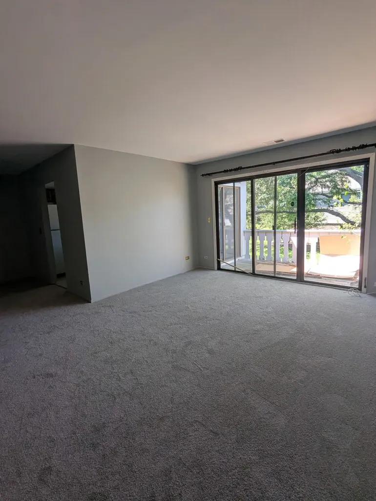 1470 Williamsburg Drive Schaumburg IL 60193