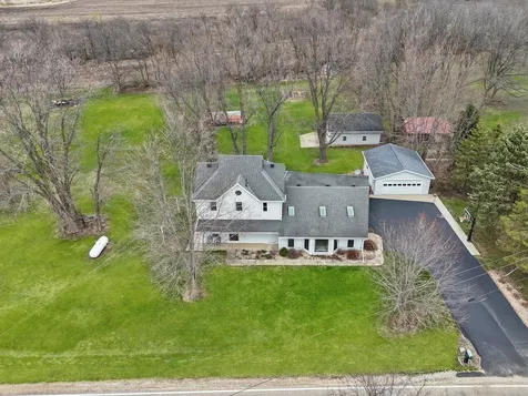 2472 West Red Oak Road Freeport IL 61032